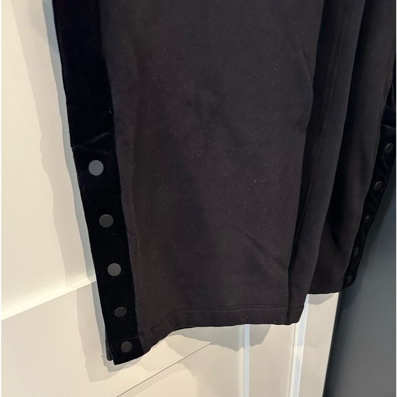 Athleta velvet salutation wide leg pant size medium. - Picture 2 of 3